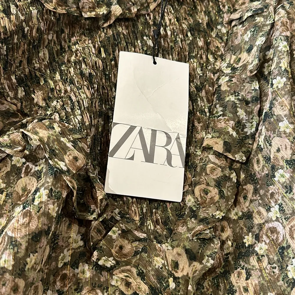 NWT ZARA METALLIC THREAD PRINTED BLOUSE Smocked  Ruffle - Image 11