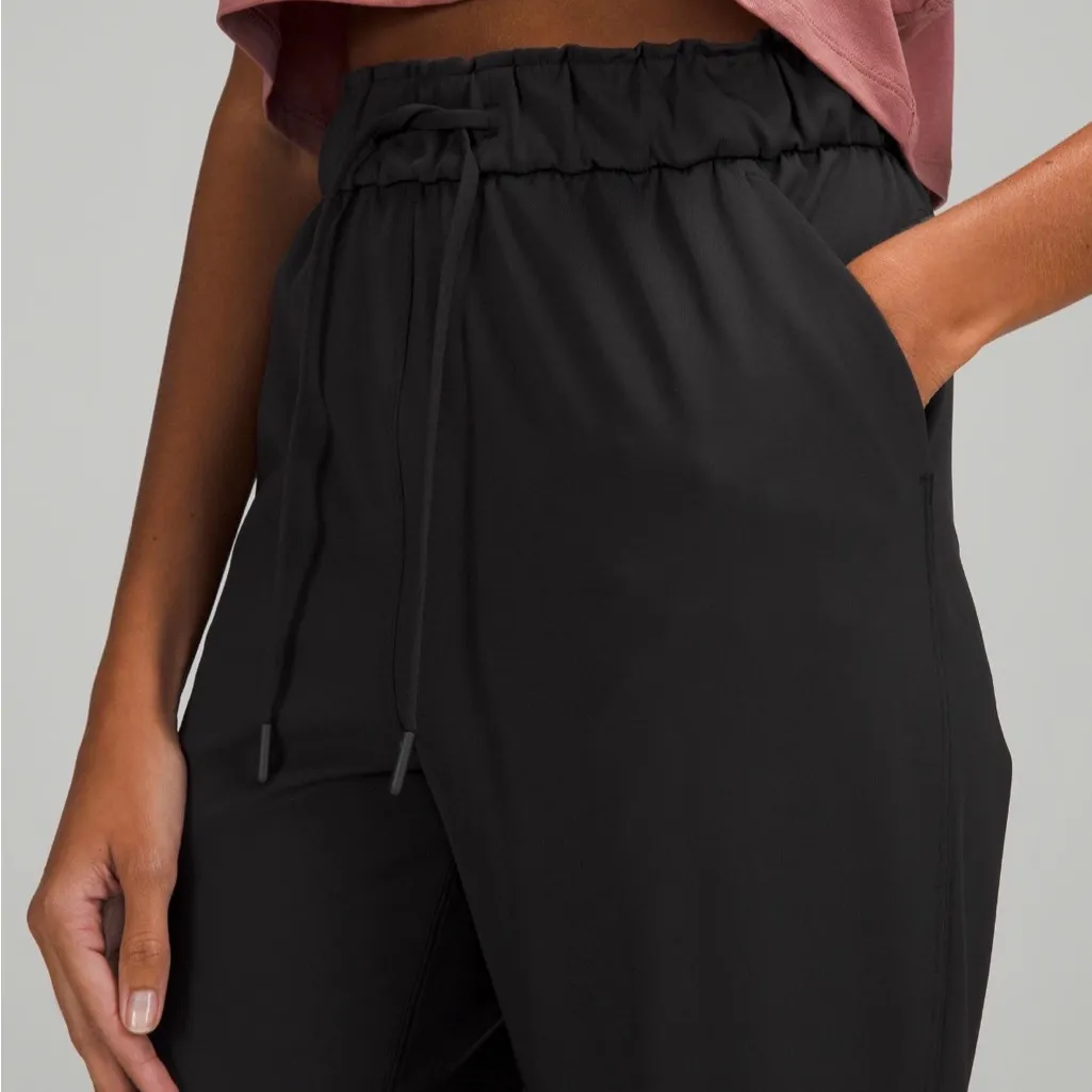 Lululemon Stretch High-Rise Pant 7/8 Length in Black, size 8 - Image 3