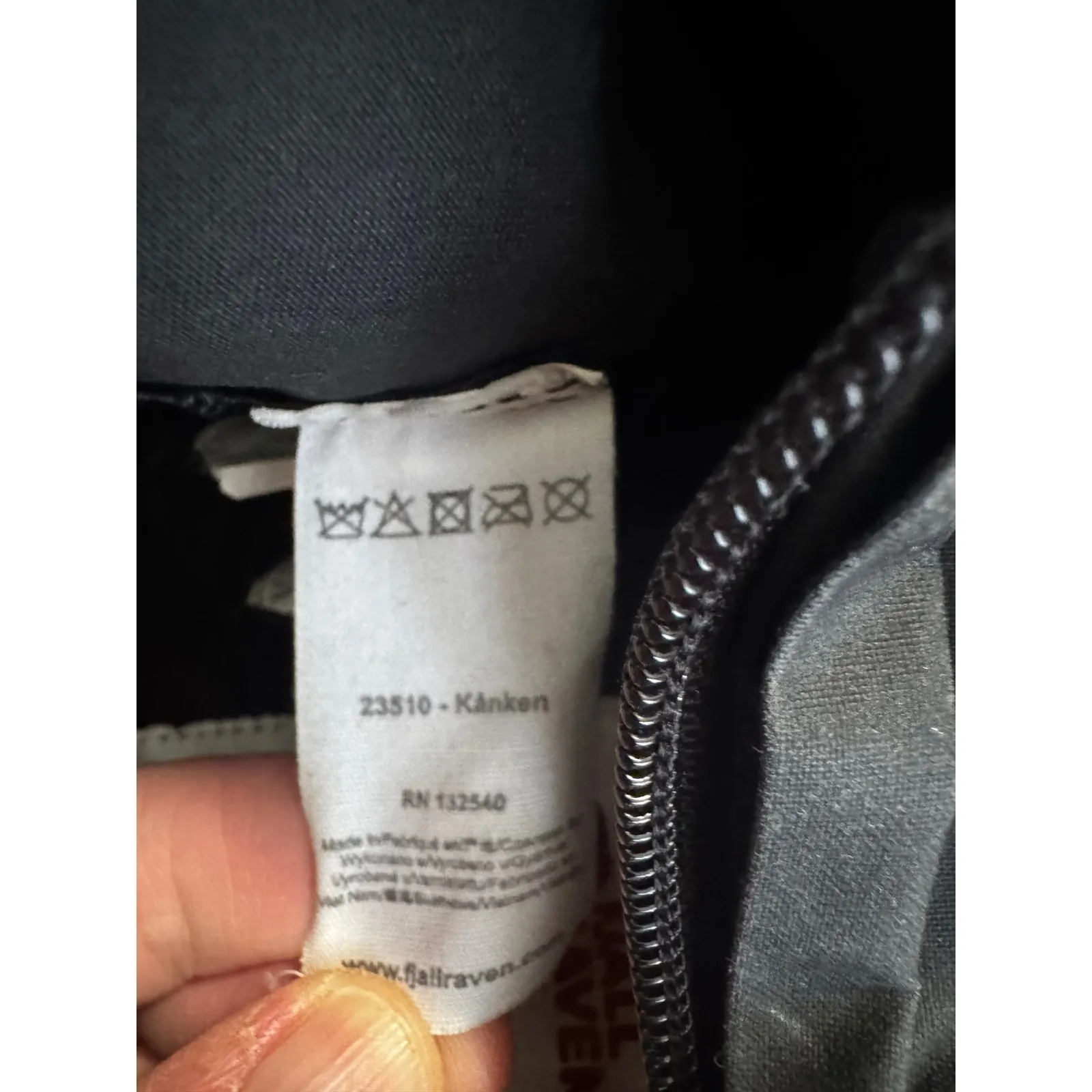 Fjällräven Kånken Classic Backpack Black with Red Handles & Straps – 14” x 10” - Image 5