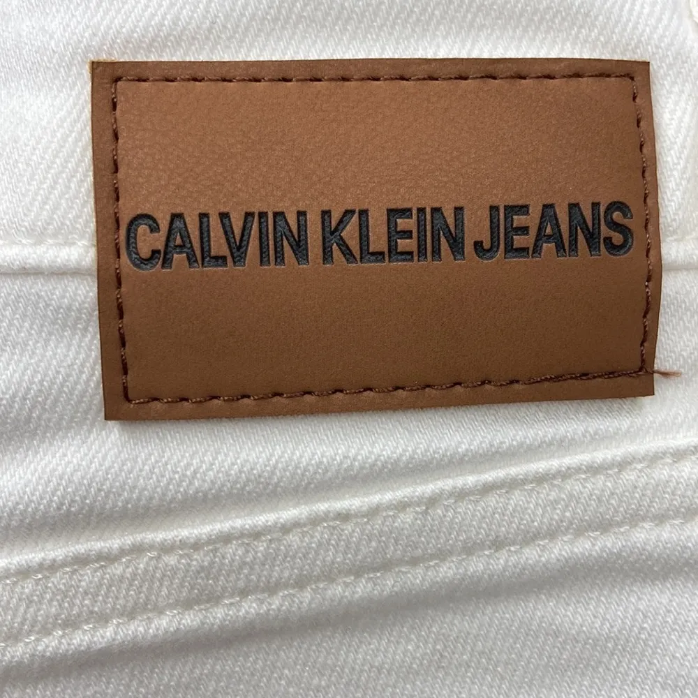 Calvin Klein Jeans High Rise Denim Shorts Size 27 NWOT - Image 8