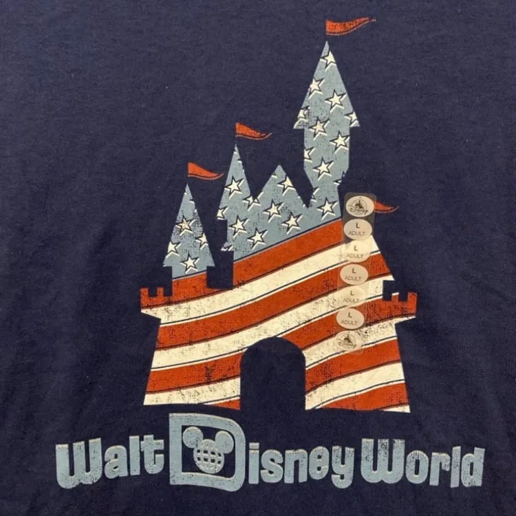 Disney parks American flag castle 4th of July tshirt L NWT - Image 2