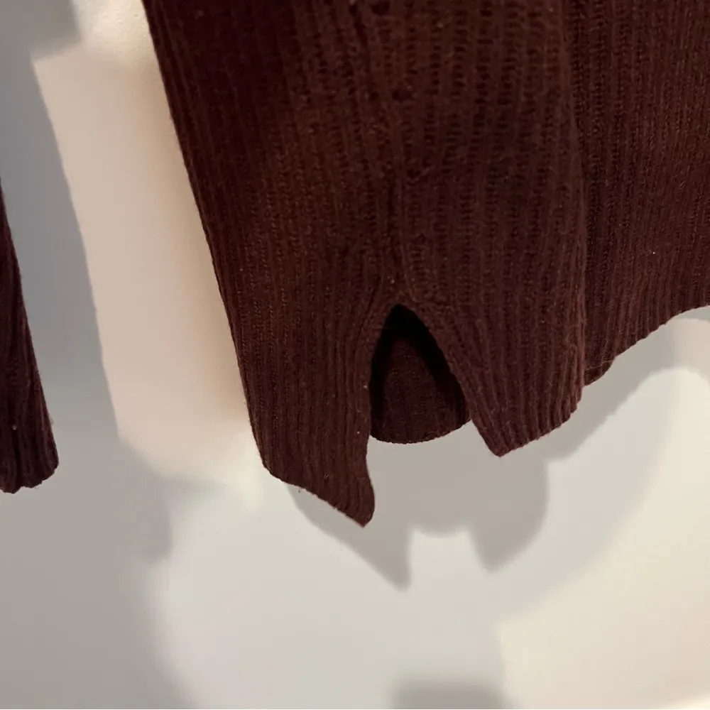 Vince V Neck Burgundy Knit Ribbed Sweater | M - Image 5