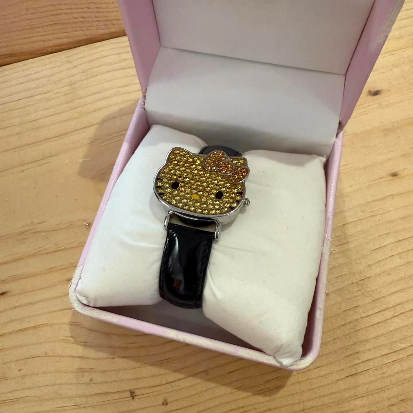 Y2K Hello Kitty Hidden Watch - Image 3