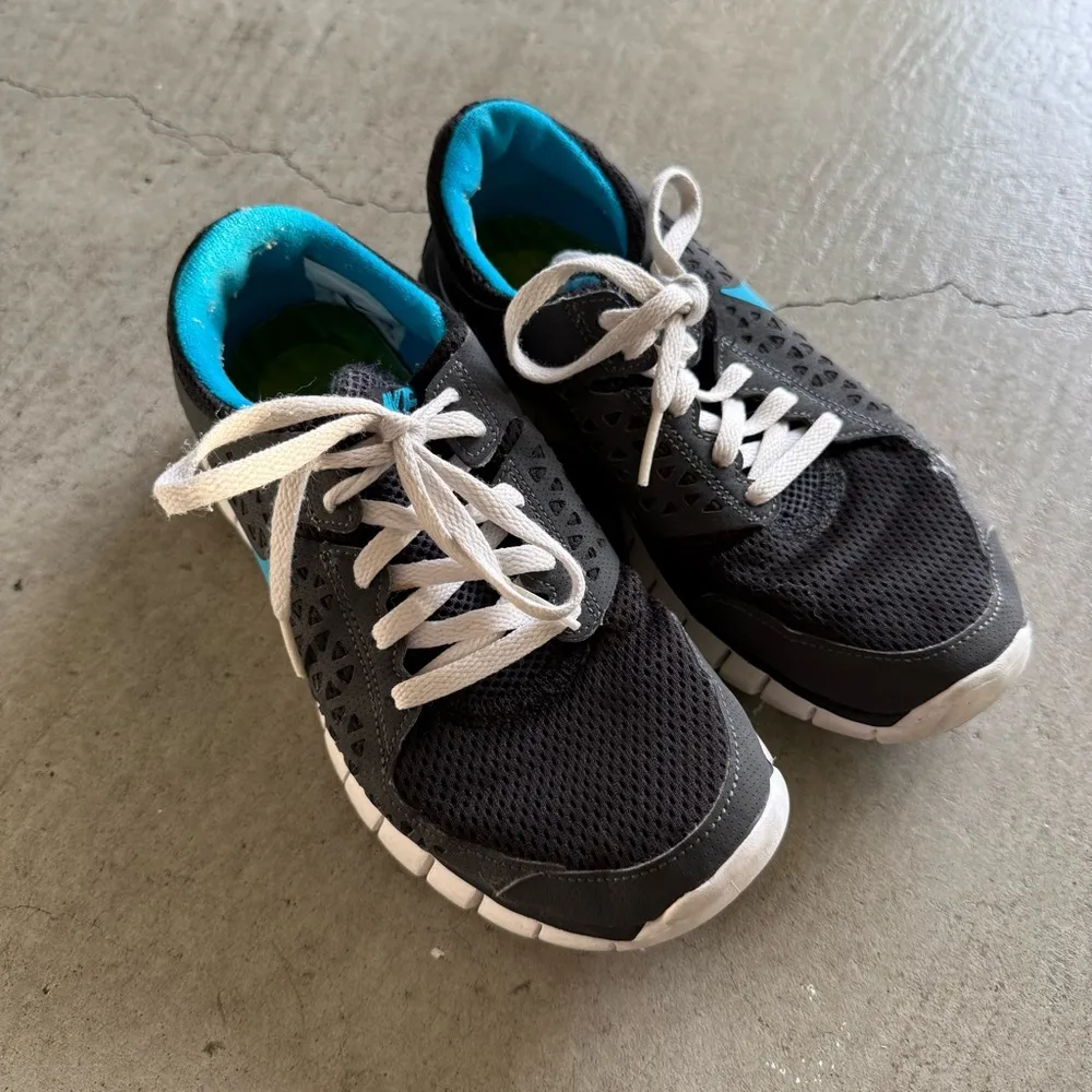 Nike / Women’s Free Run 2010 / black grey blue - Image 2