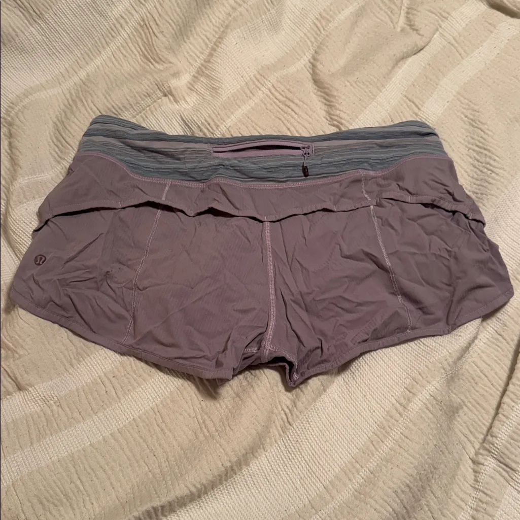 lululemon low rise hotty hot shorts - Image 2