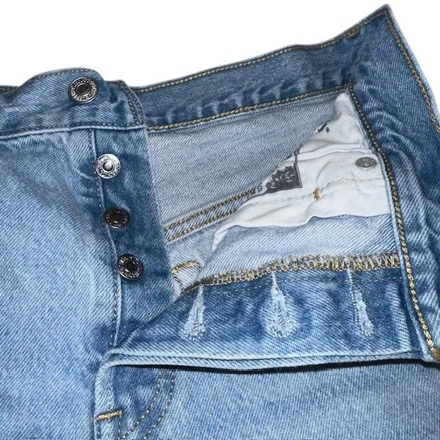 Levi's 501 Denim Shorts Frayed Hem Light Wash Button Fly Casual Women's Size 29‎ - Image 10