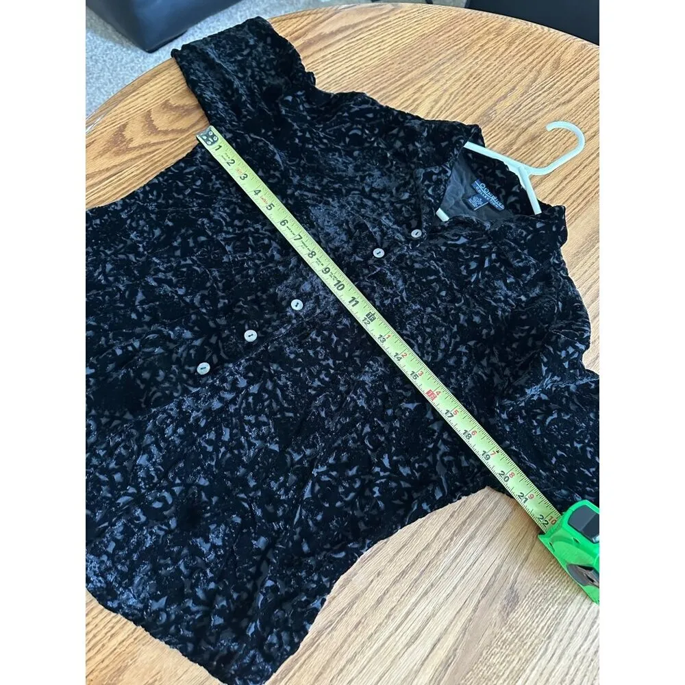 Corbin Collection Silk Blend Velvet Burnout Button - Image 6