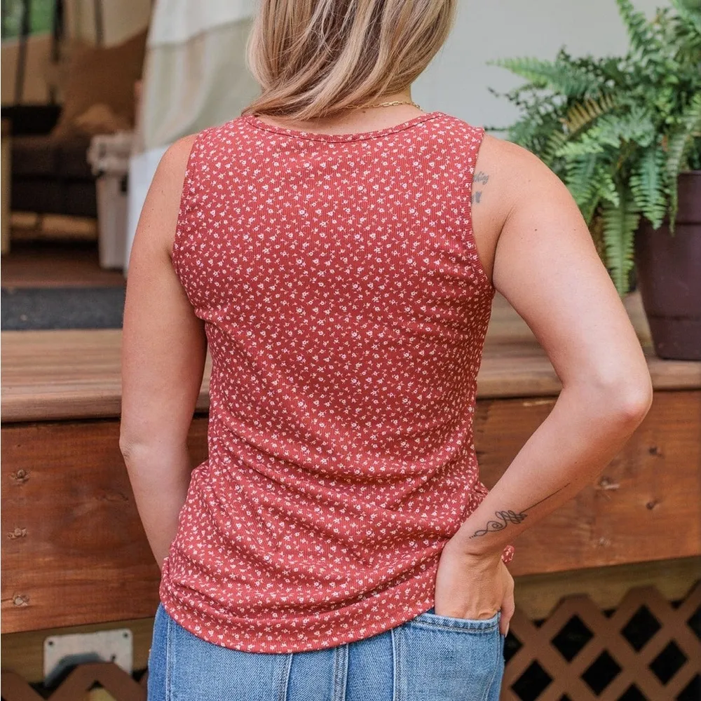 Pulse Boutique Red Floral Tank Top - Image 2