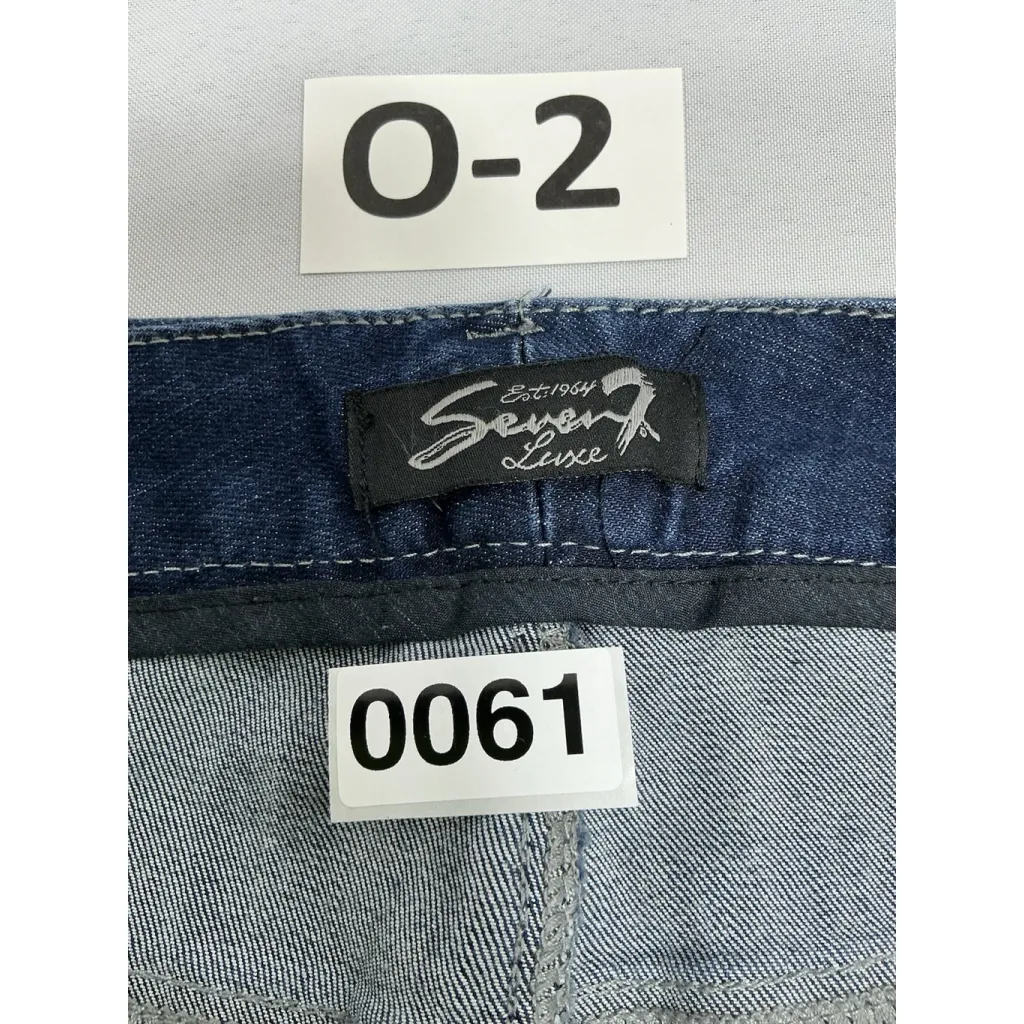 Womans Excellent Condition Seven 7 Luxe Blue Jean Shorts 22 Stud Accent 0061/O-2 - Image 3