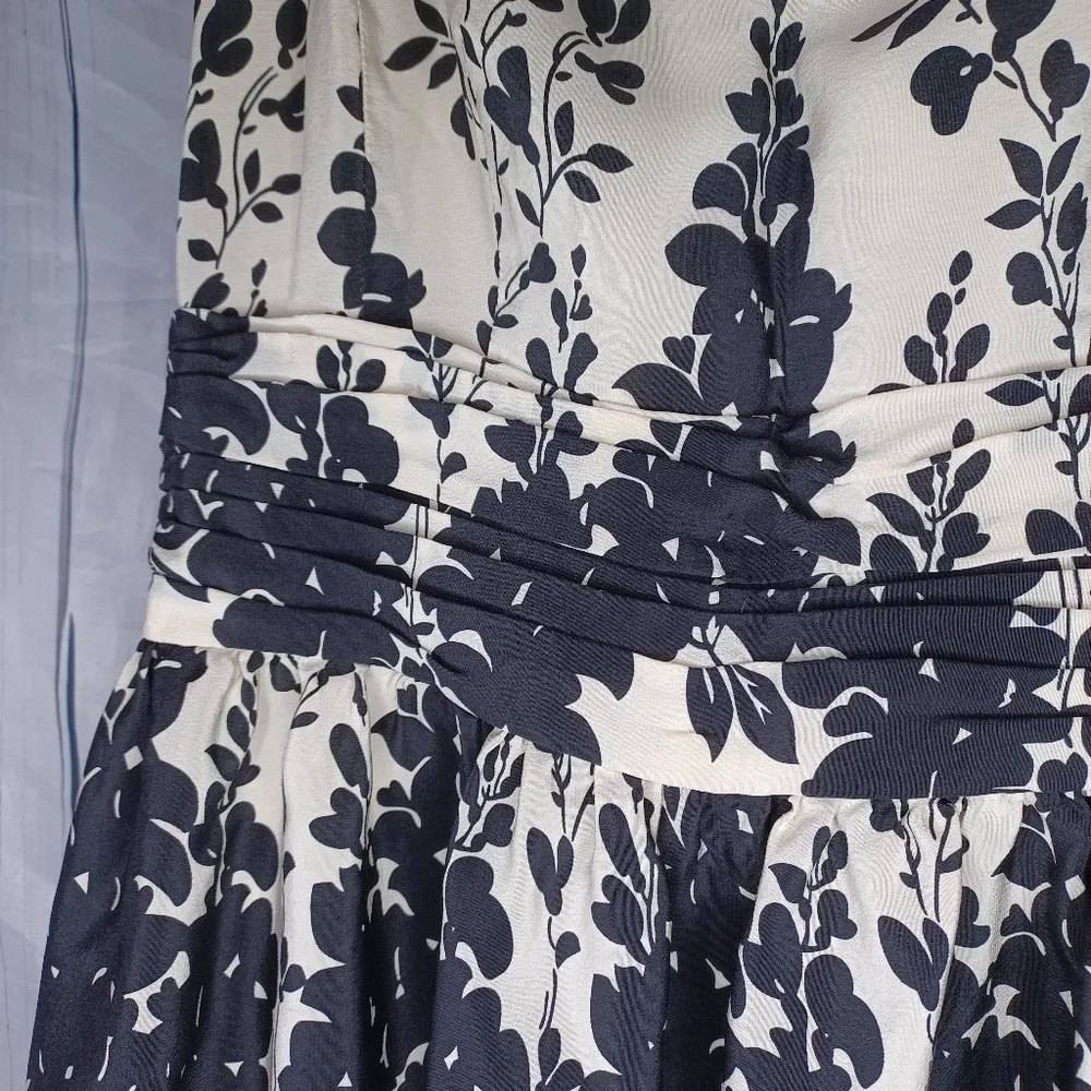 Ann Taylor 100% Silk Sleeveless Black and Cream Floral Dress Size 2 - Image 5