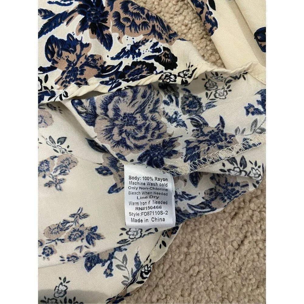 Fun2Fun floral print blouse size Medium - Image 7