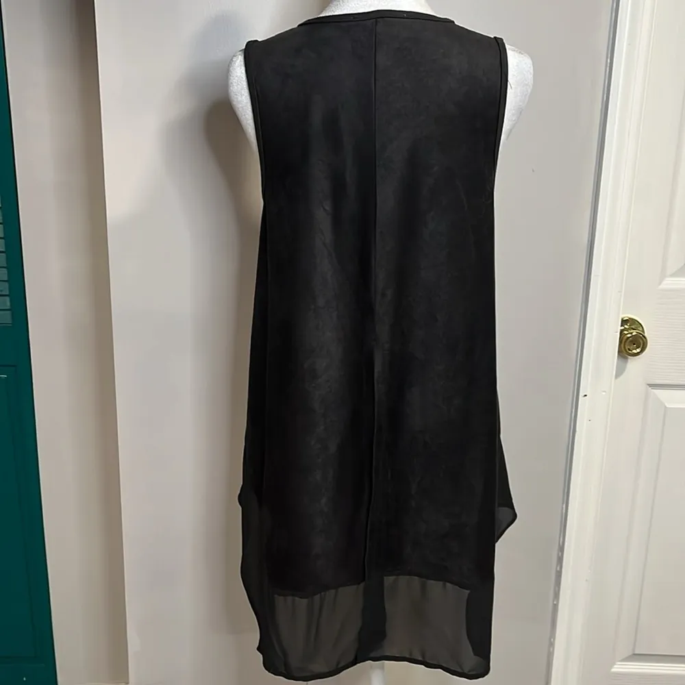 Anthropologie NWOT She + Sky faux black suede tank keyhole high low sheer hem S - Image 5