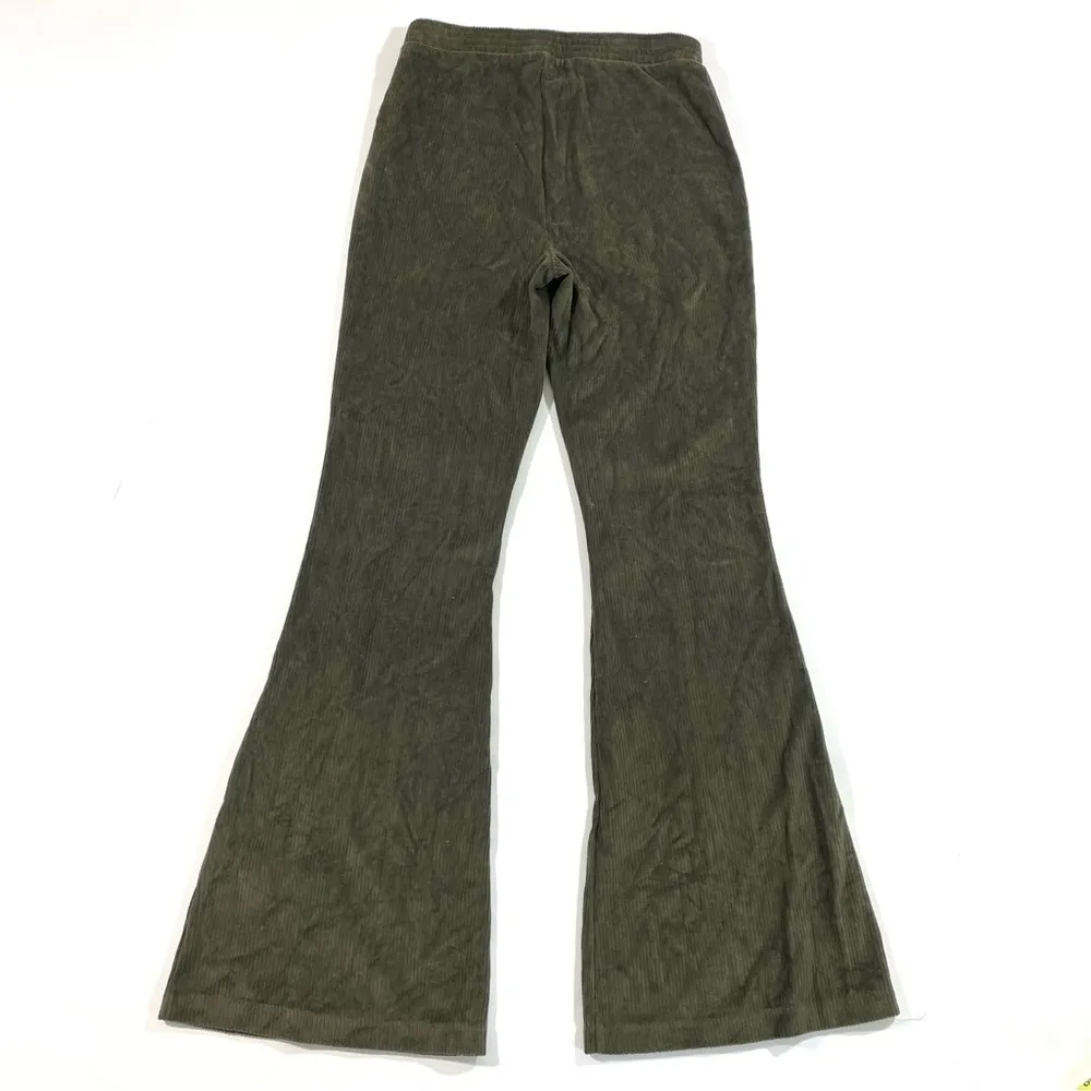 Aerie Groove On Rib Velour Flare Pant Nomad Green - Image 4