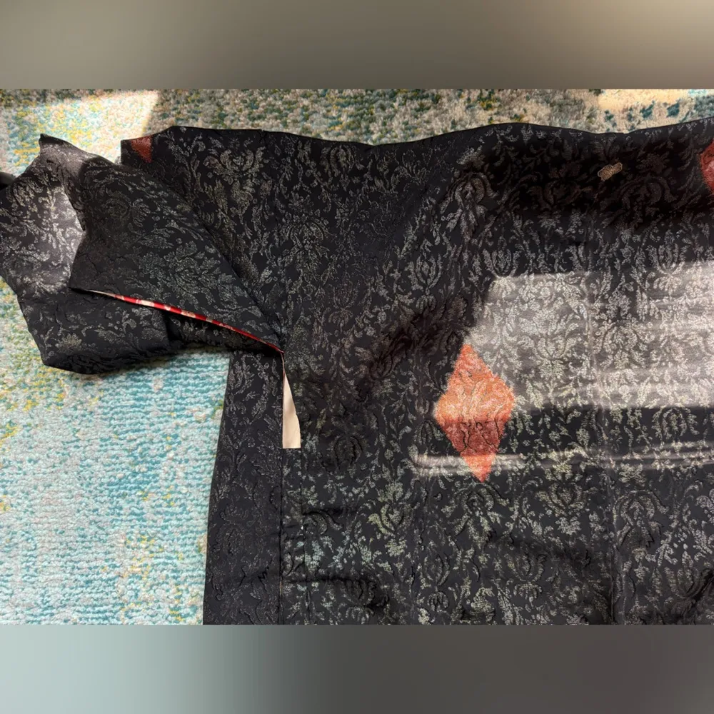 Vintage handmade short black brocade Asian inspired kimono, one size Red Size undefined - Image 12