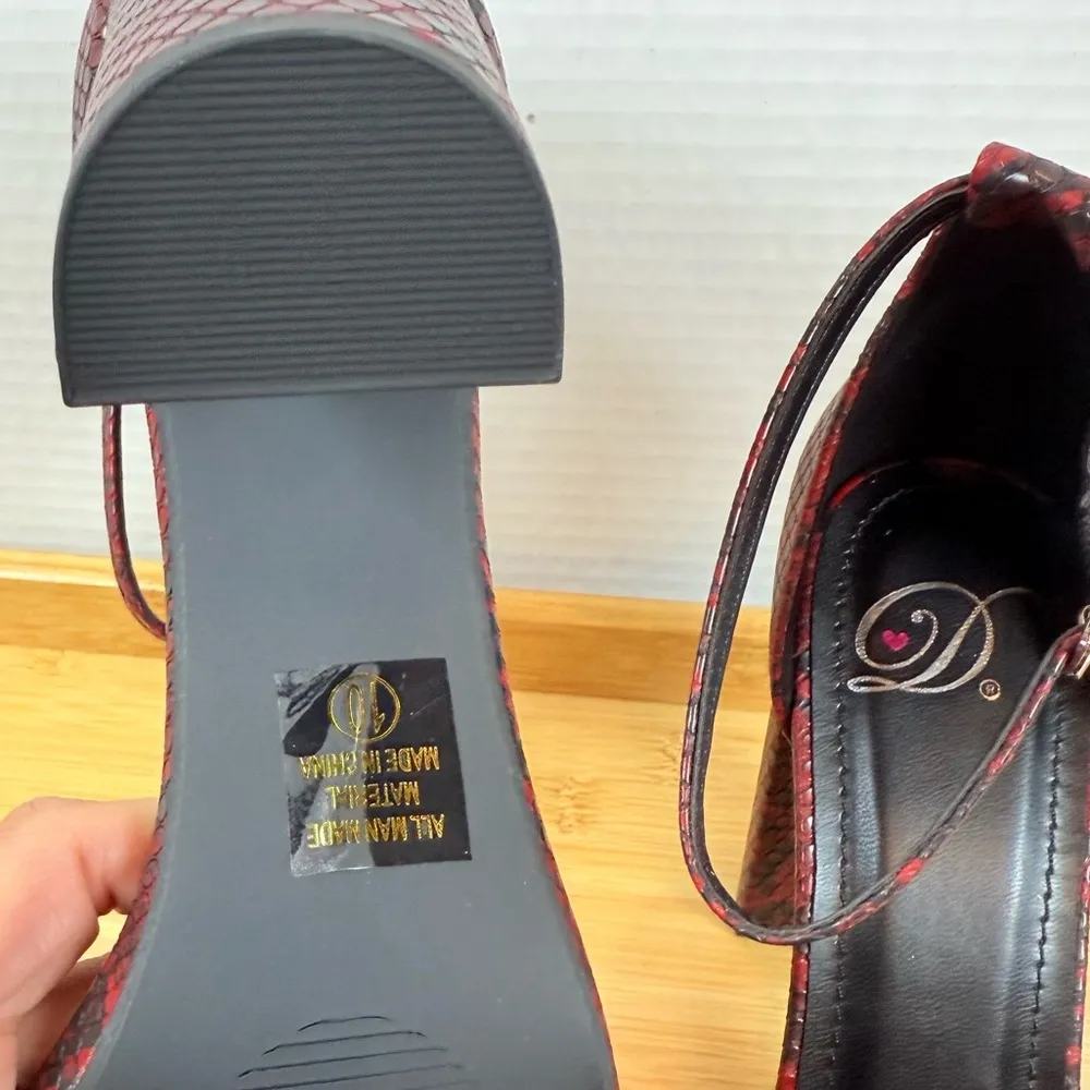 Heels Sandals Red Black Size 10 Block Heel Buckle Animal Print Luxe Glam Girl - Image 6