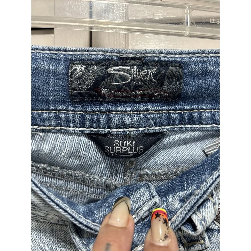 Silver Jeans Suki Surplus Low Rise Boot Light Wash Stitching Sz 26x32 Embroidery - Image 2