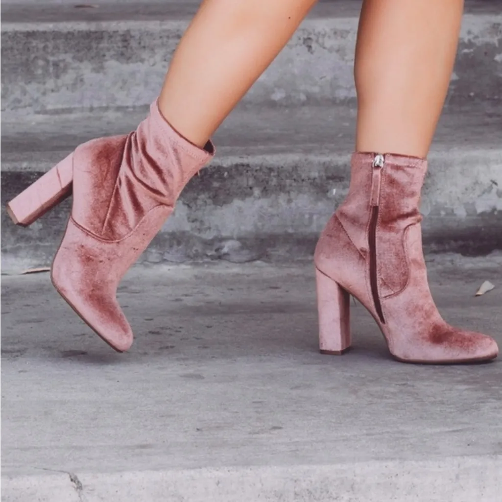 Boots Chic Pink Velvet Heeled Bootie side zip size 9 1/2 - Image 2
