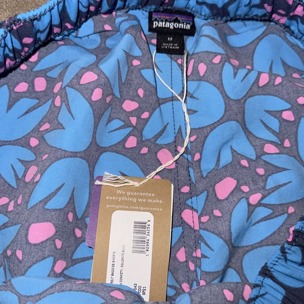 Patagonia shorts Barely Baggies shorts 2.5” inseam elastic waist pockets nylon - Image 6