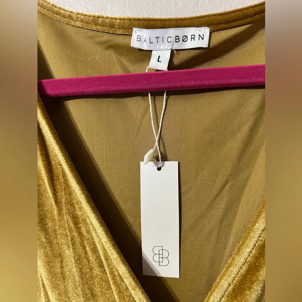Balticborn Meghan velvet Golden Wrap Dress size large - Image 4
