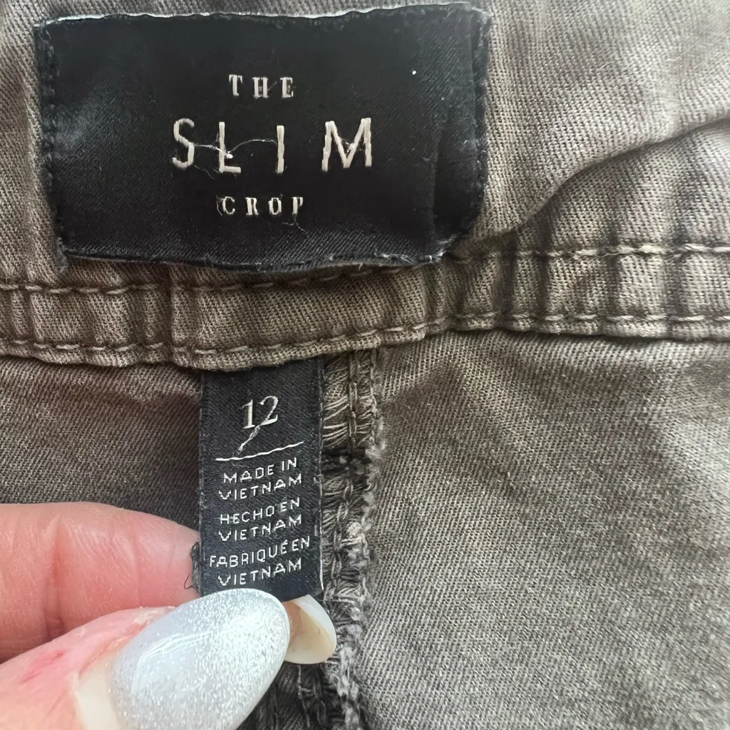 White House Black Market Olive Cargo/Utility Cropped embroidered Pants EUC - Image 5