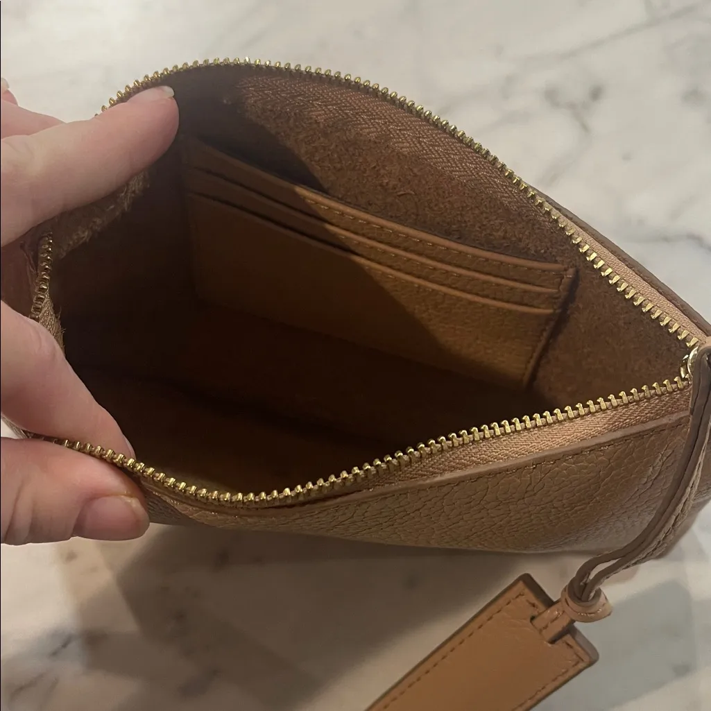 Vince camuto tank wristlet wallet - Image 3