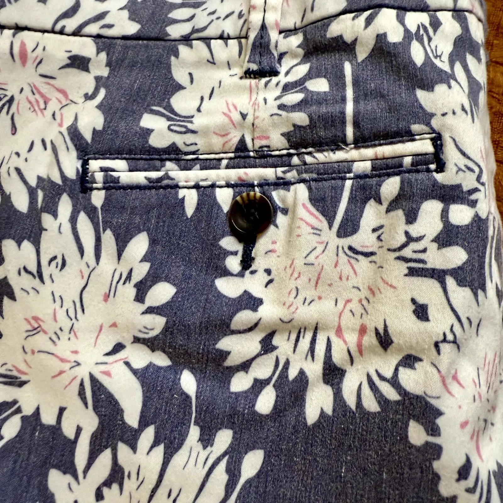 Dear John  Size 31/ 10 Floral Patterned 5" inseam‎ - Image 5
