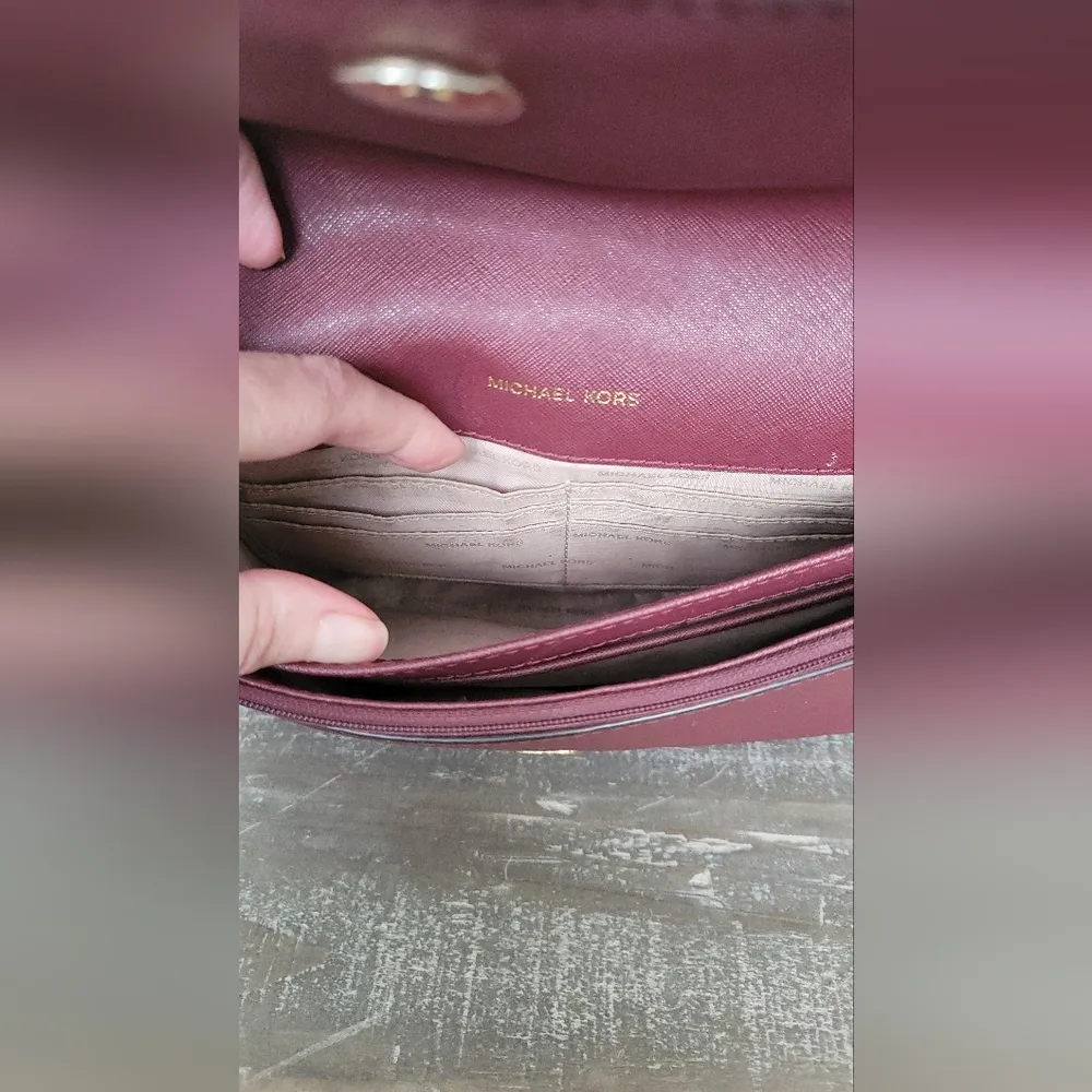 Michael Kors Merlot Daniela Small Leather Crossbody Bag - Image 5