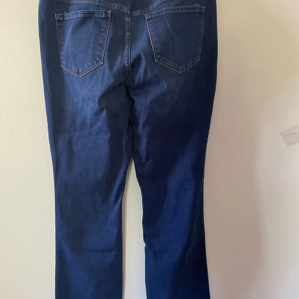 Old Navy Jean kicker boot cut - Image 2