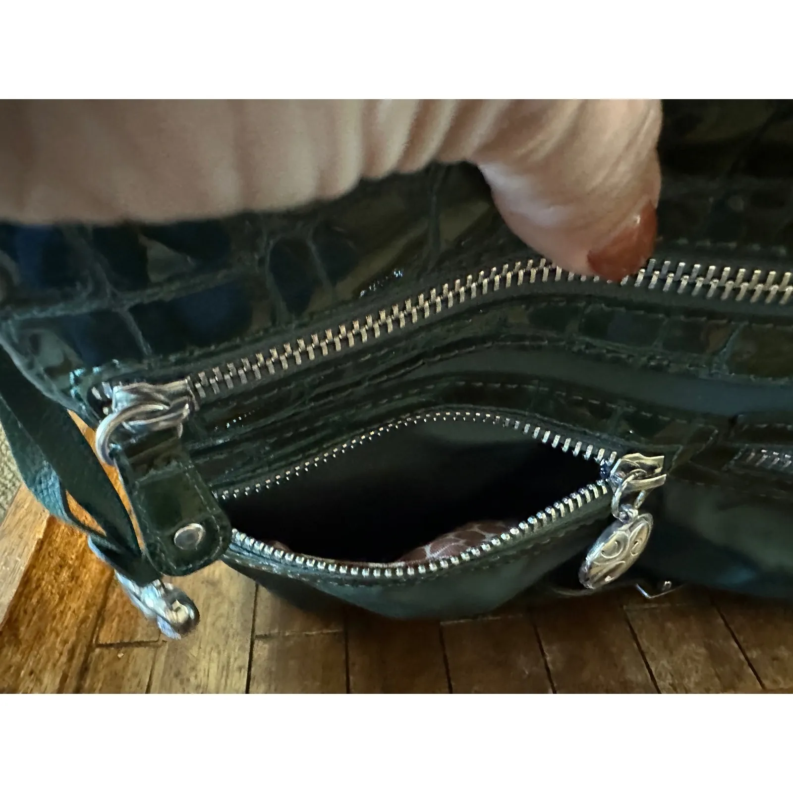 Brighton Crossbody Bag Olive Green Faux Crocodile Adj‎ Strap Heart Charm VGUC - Image 13