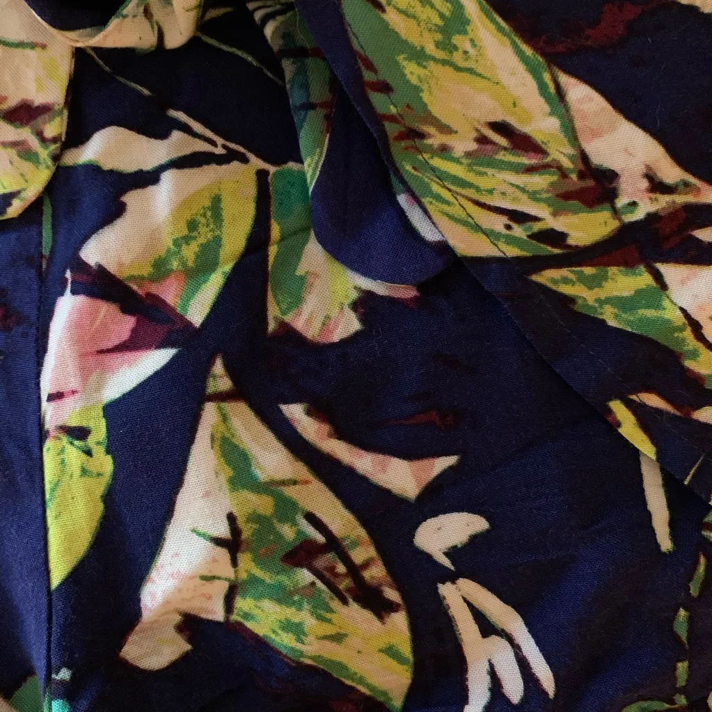 Tropical Floral Hawaiian tie front shorts Size XS - Image 8