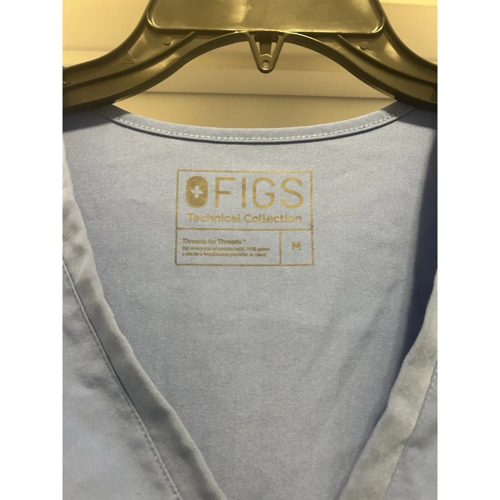 Figs Casma Scrub Top Women’s Size  Medium Blue Two Pockets V-Neck Shirt Health - Image 3