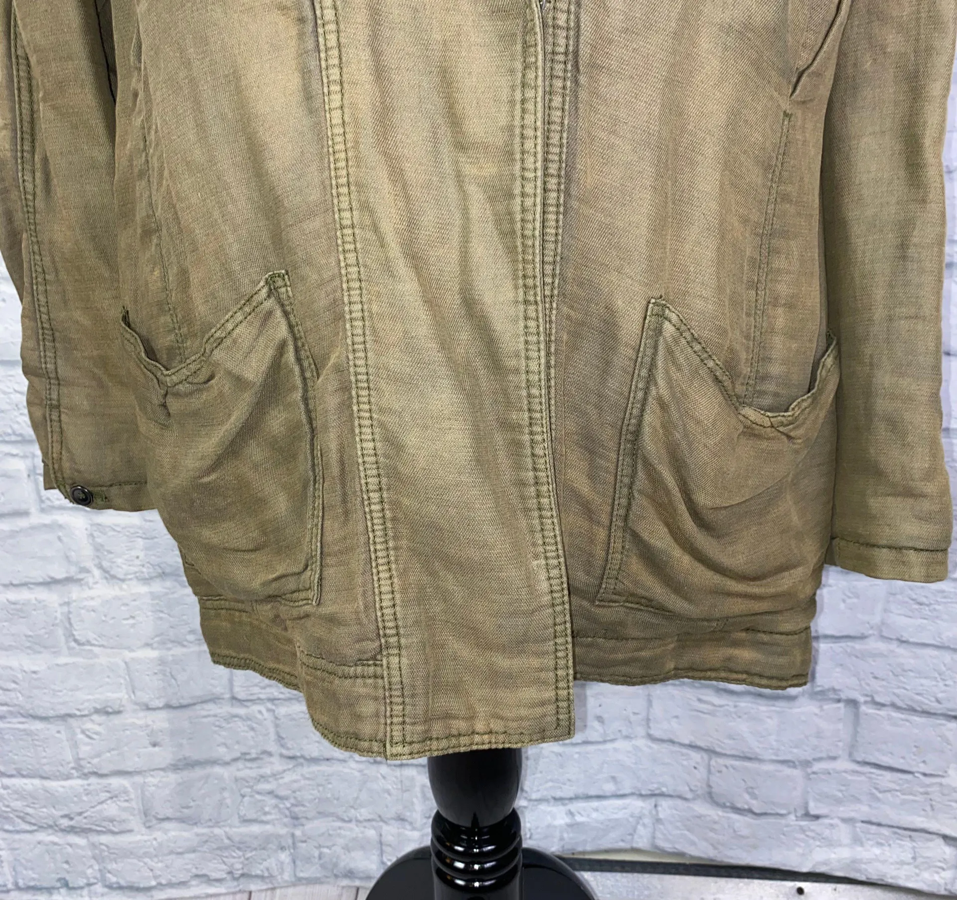 Free People oversize coat low cut collar 1 button close sz S - Image 2