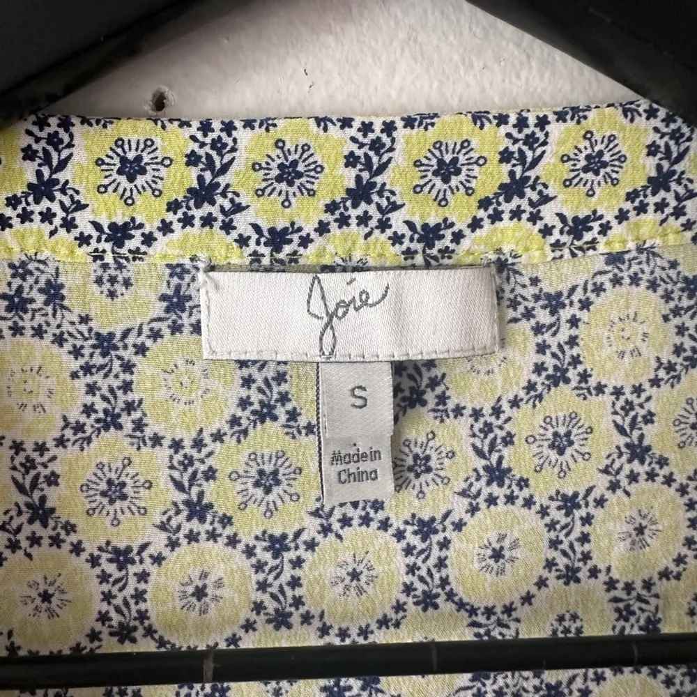 Joie Silk Boho Floral Blouse Small – Yellow & Navy Print V-Neck Long Sleeve - Image 7