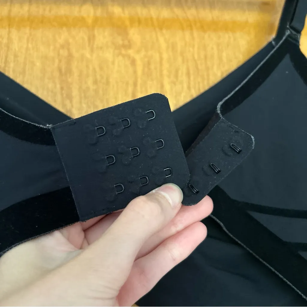 Honeylove Silhouette Bra in Vamp Black Velvet Size Medium 36B 36C - Image 9