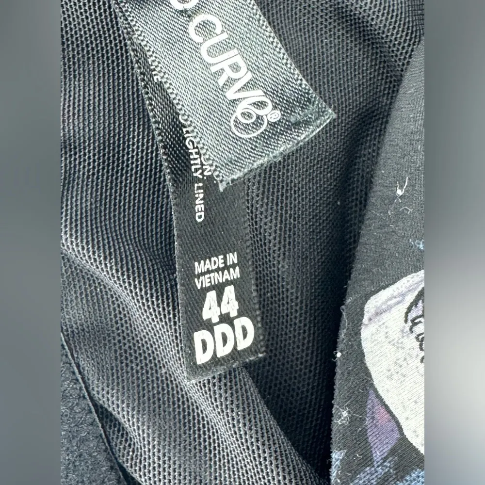 Torrid Lightly Lined Full Coverage Balconette Bra Size 44DDD Black Skull Floral - Image 8