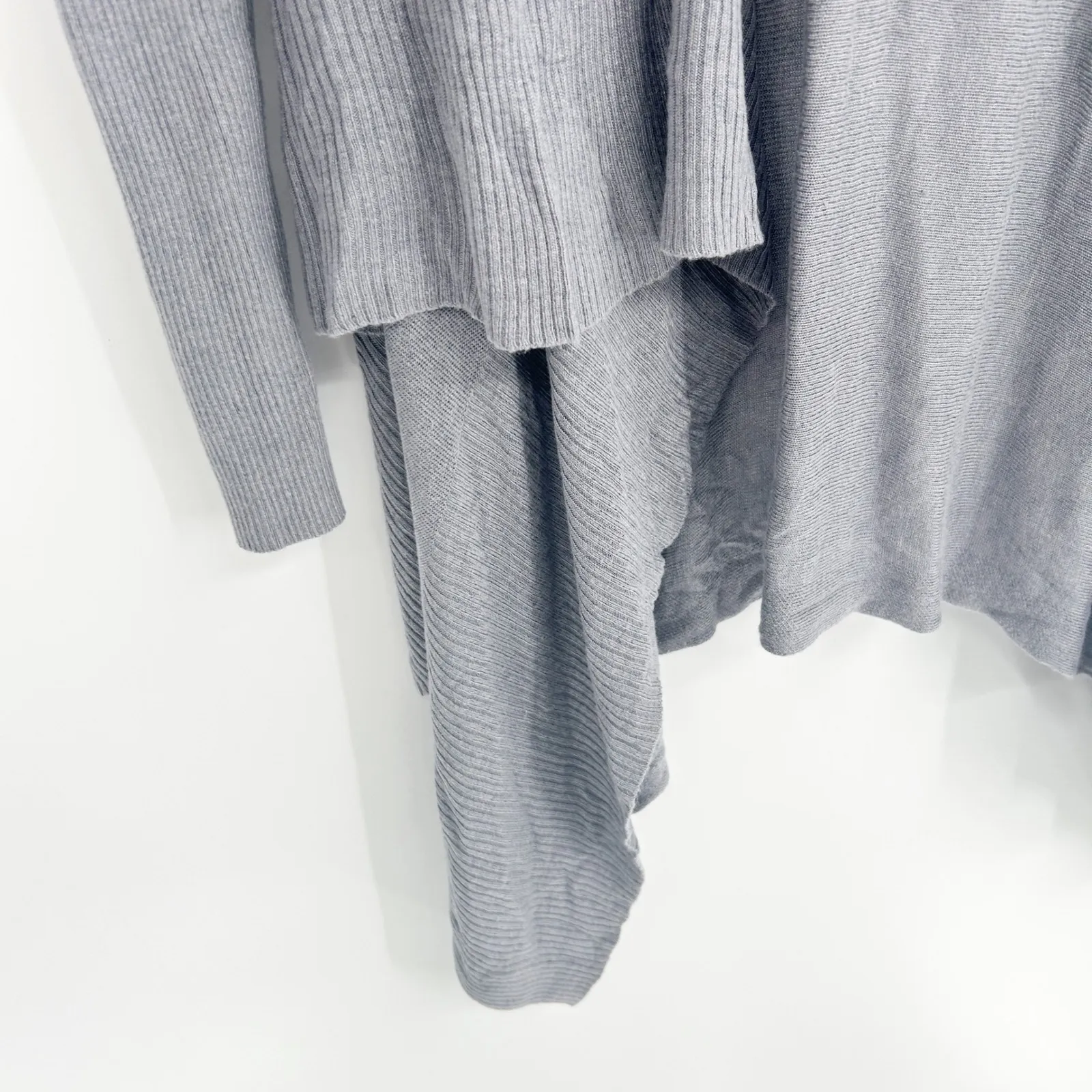 Lululemon  Womens Dance Yoga Lounge Enlightened Pullover Lightweight Sweater Gray - Image 7