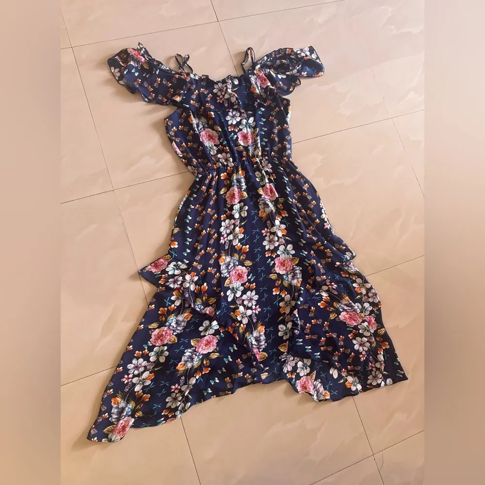 Parker dark blue background with floral print cold-shoulder ruffled sleeves M - Image 10