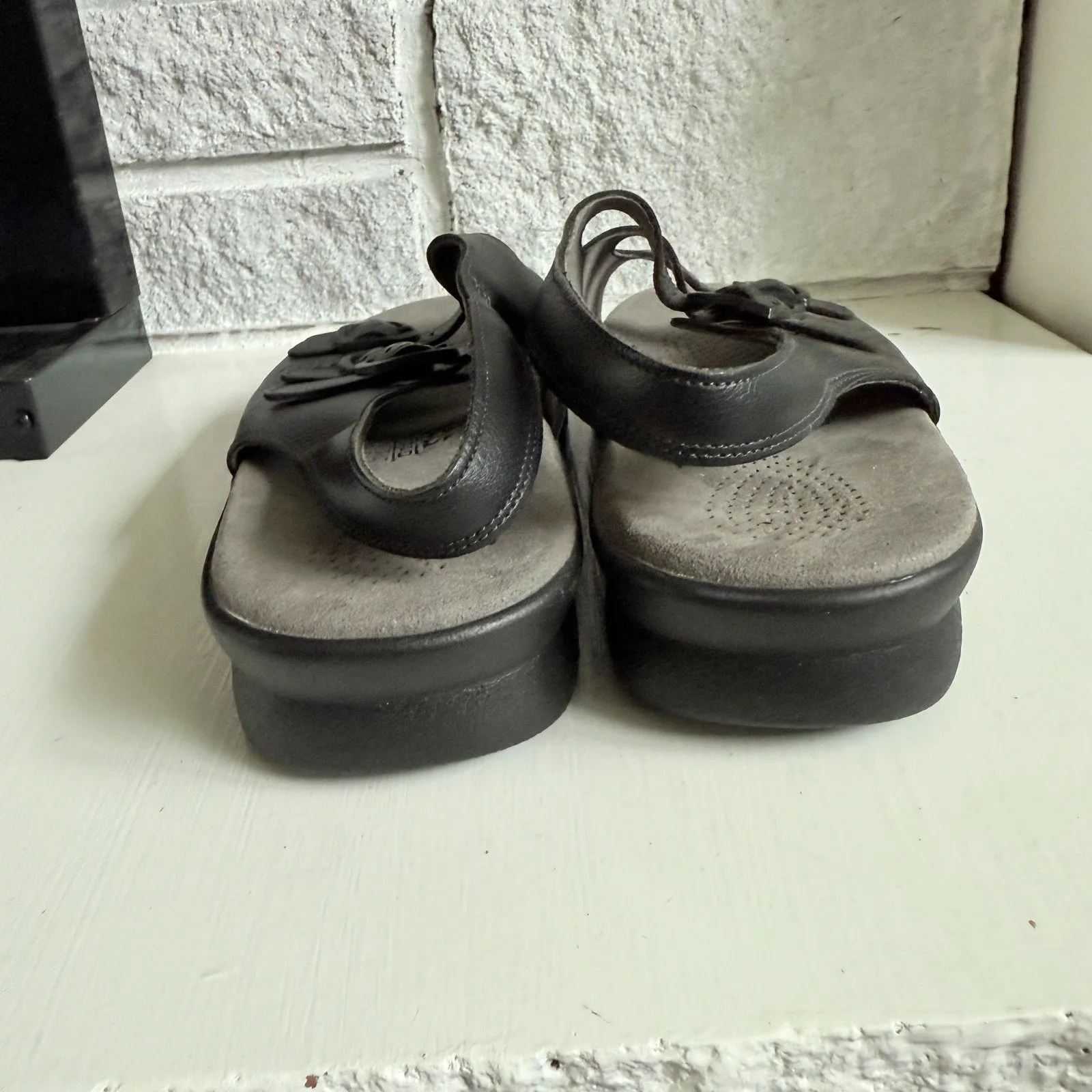 SAS Womens Size 8.5 Wide Trio II Black Open Toe Buckle Slingback Comfort Sandals - Image 4