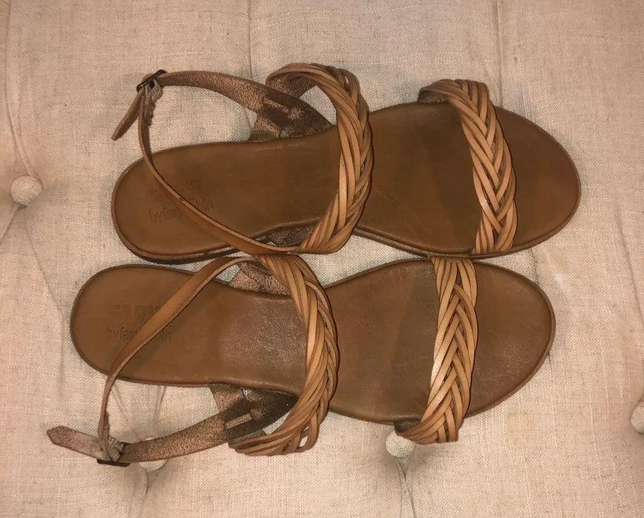 Faryl tan braided two strap sandals! Size 9.5! - Image 9