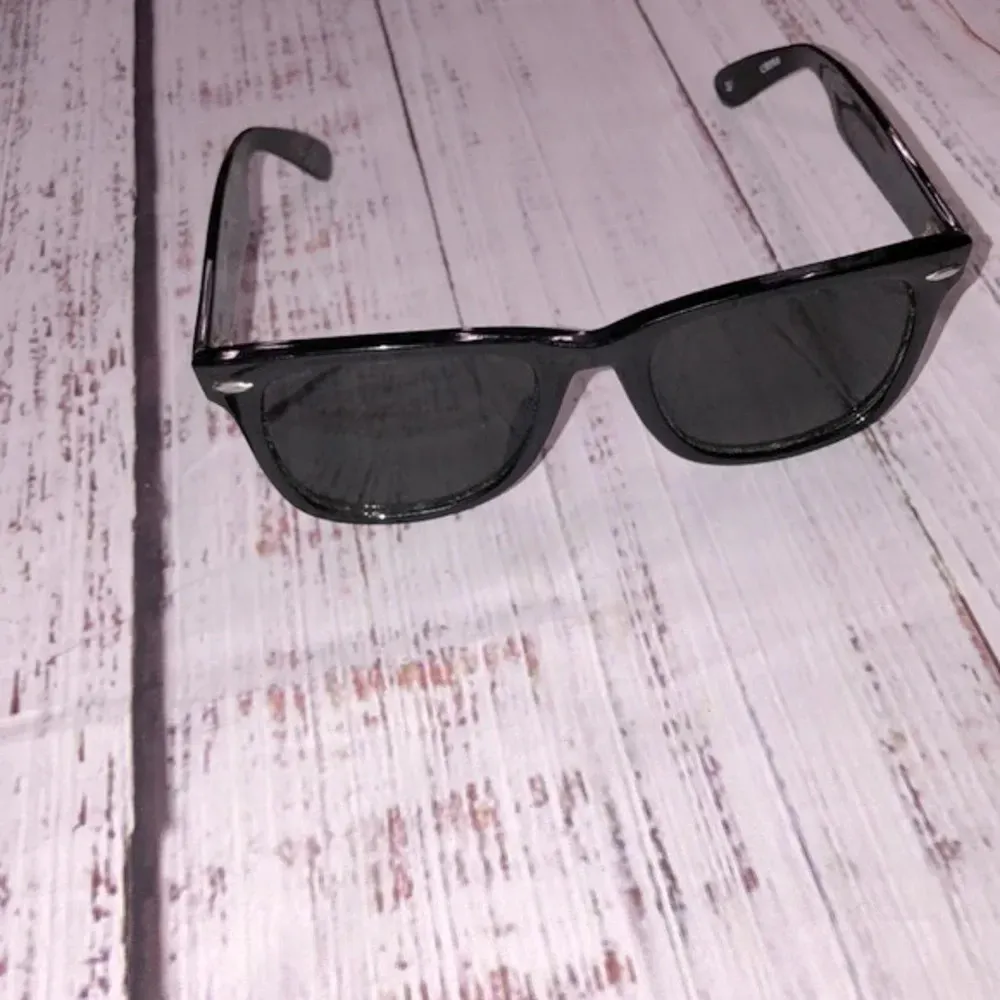 Foster Grant vintage sunglasses - Image 2