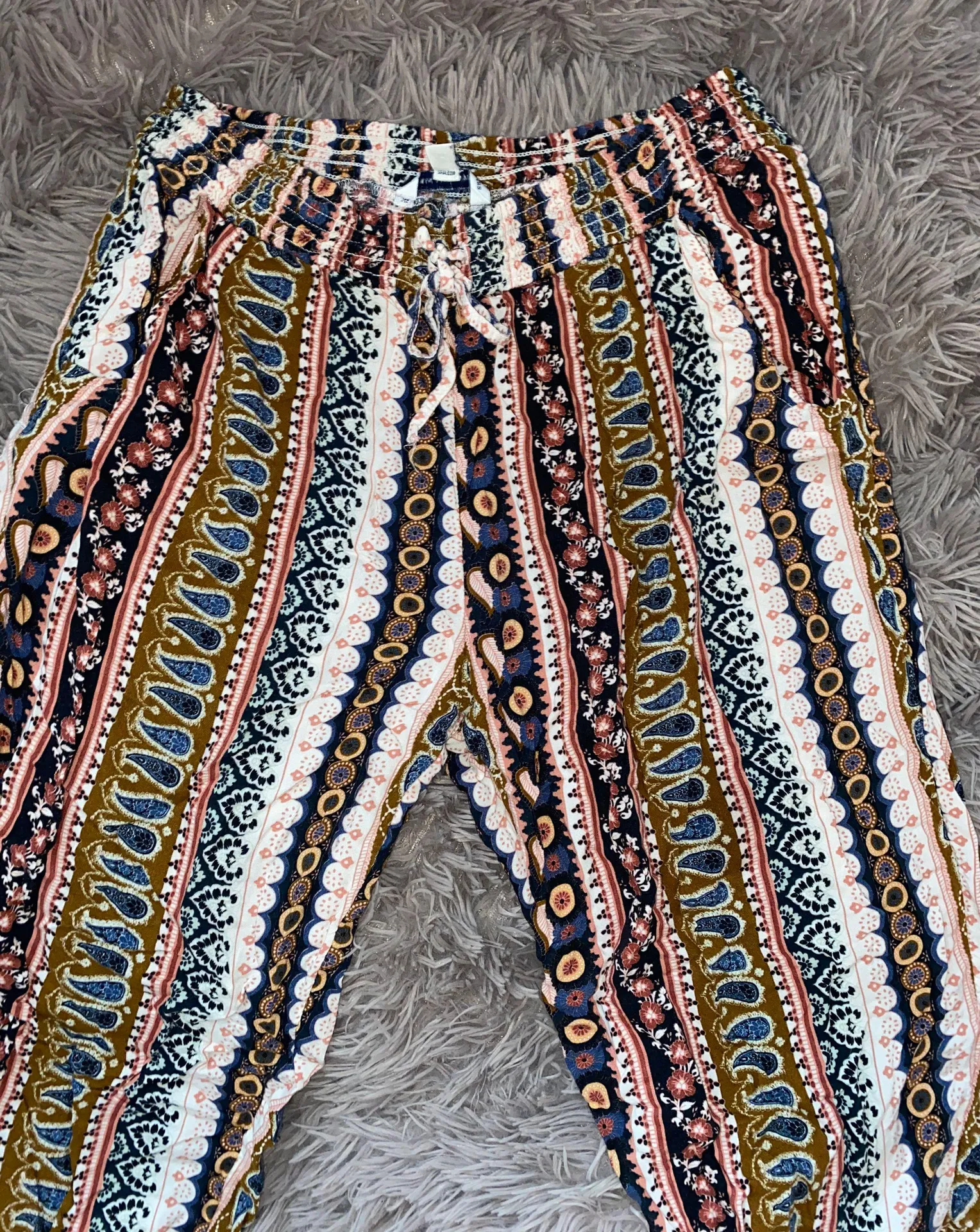 American Eagle  Multicolor Ankle Flowy Pants - Image 2