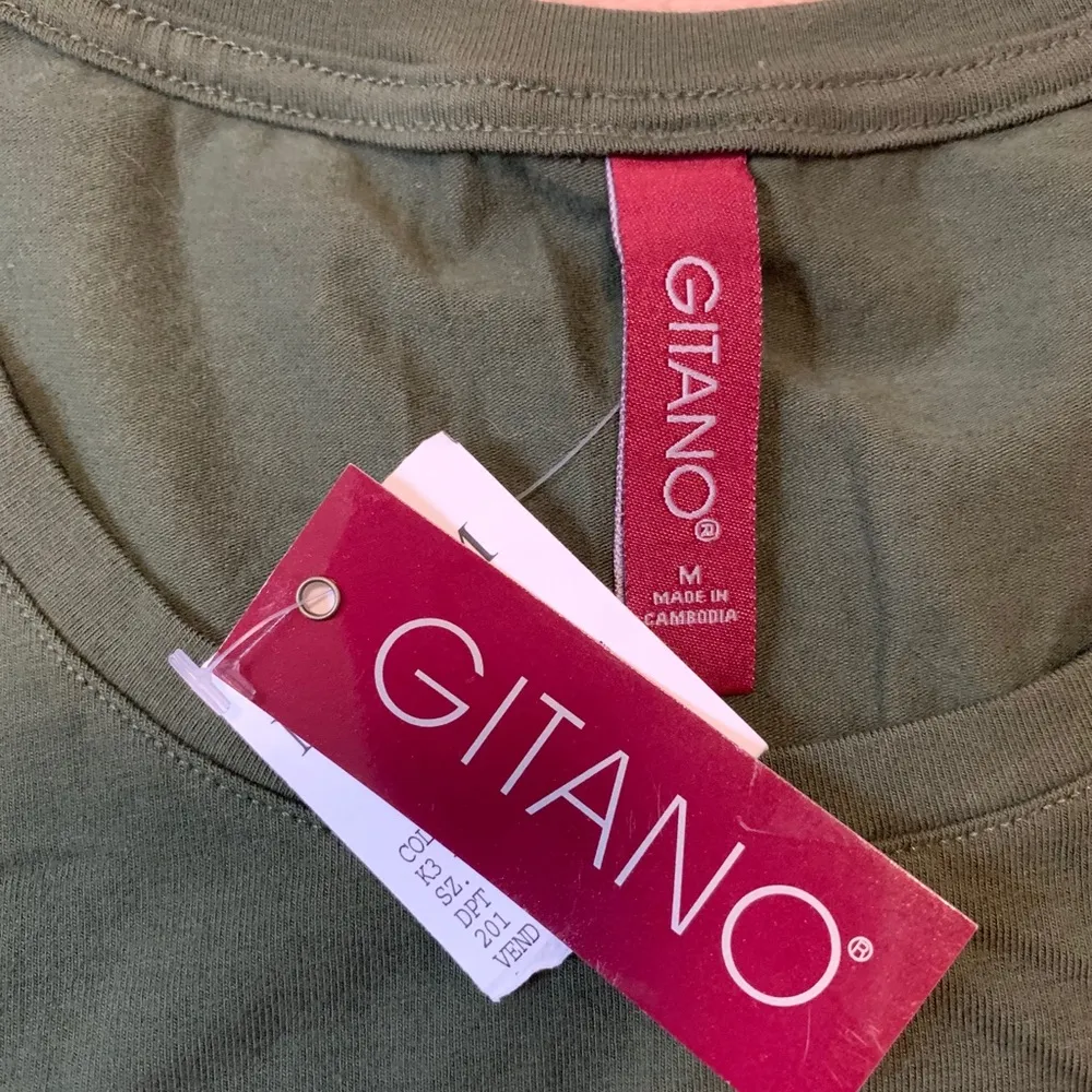 2/$15🐣 NWT Gitano Short Sleeve Green Shirt Size M - Image 4
