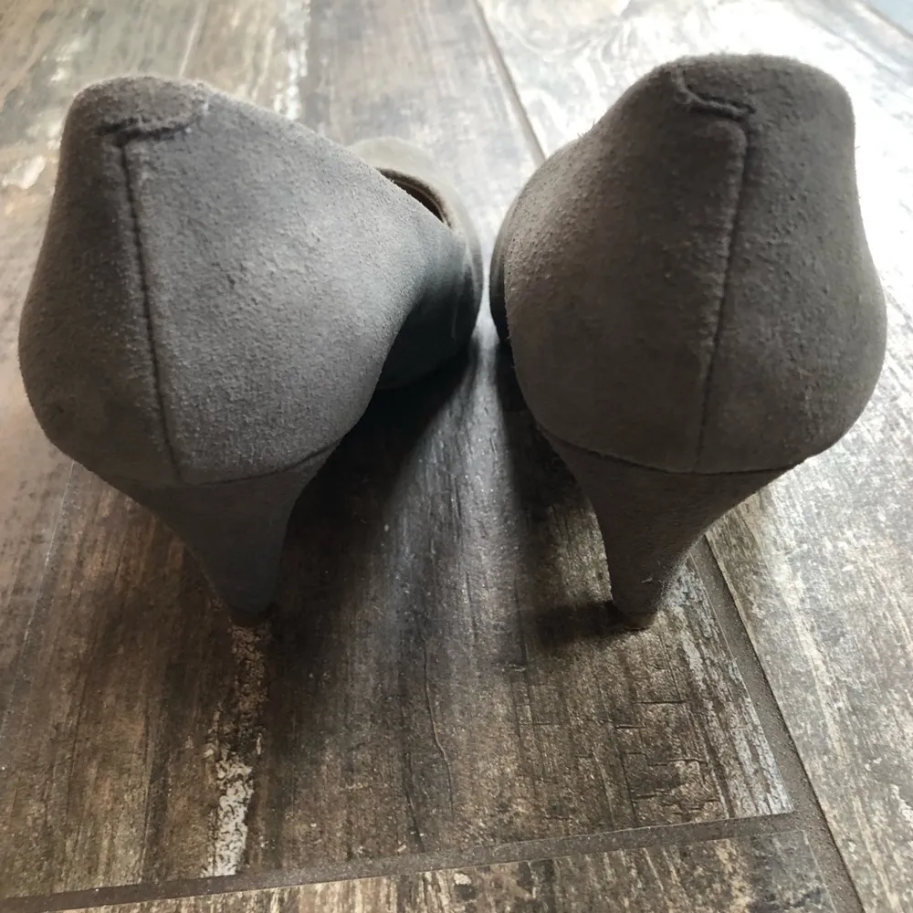 𝅺Steve Madden Preti grey suede leather heels size 6 - Image 5