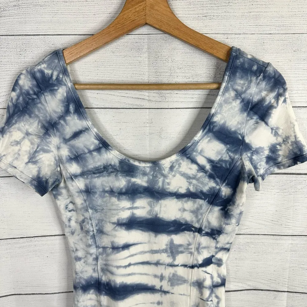 Talula Aritzia Womens size Small Tie Dye Blue Bodycon Scoop Neck Mini Dress - Image 3