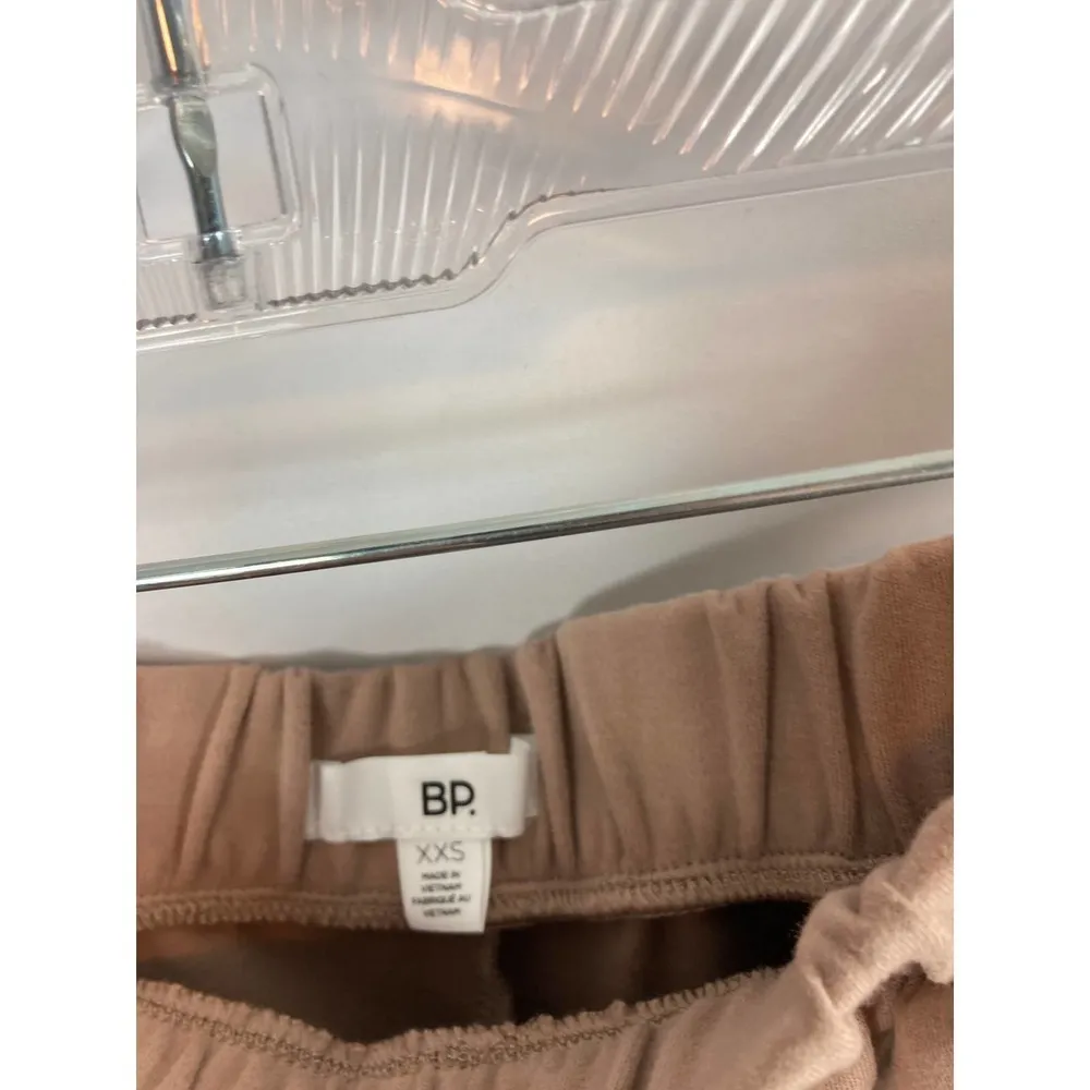 NWT BP. Knit Knee Length Shorts In Tan Nougat Size XXS - Image 3