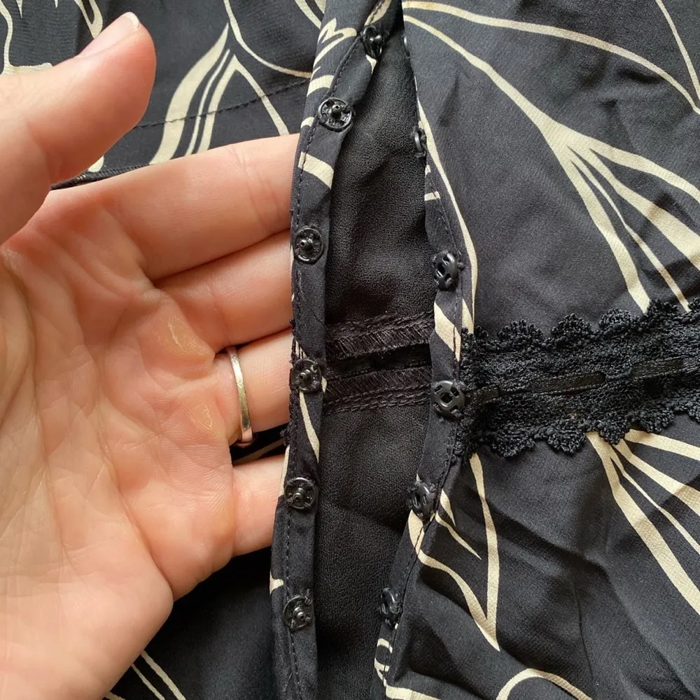 INC International Concepts Petite size 6 black floral dress - Image 4