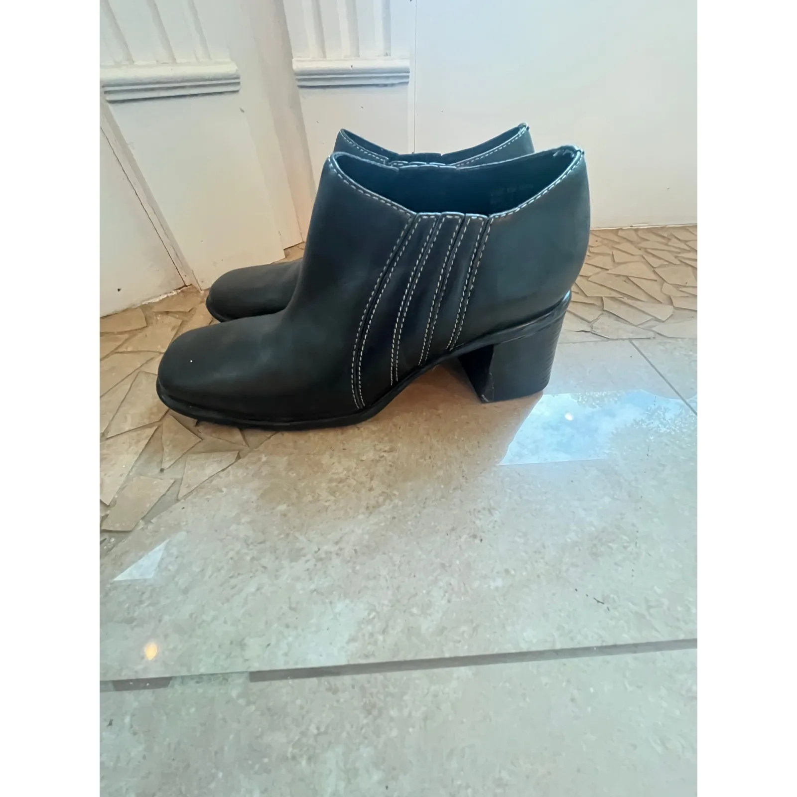 Clarks Y2K Slip On Block Heel Bootie Women 6.5 Leather Grunge Pump Square Toe - Image 4