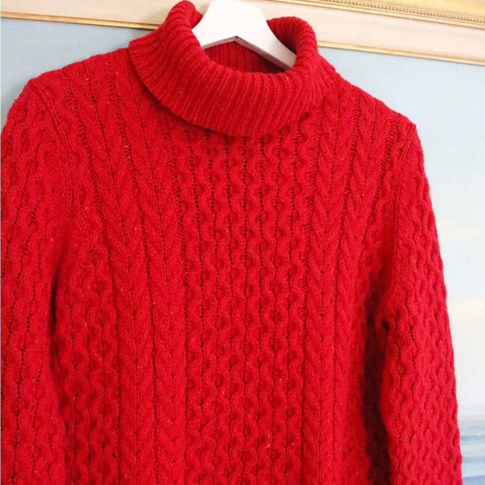 Lands end cable knit sweater, size small - Image 3