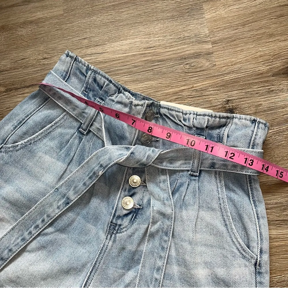 American Eagle NWT Mom Short Paper Bag high waisted shorts - Image 5