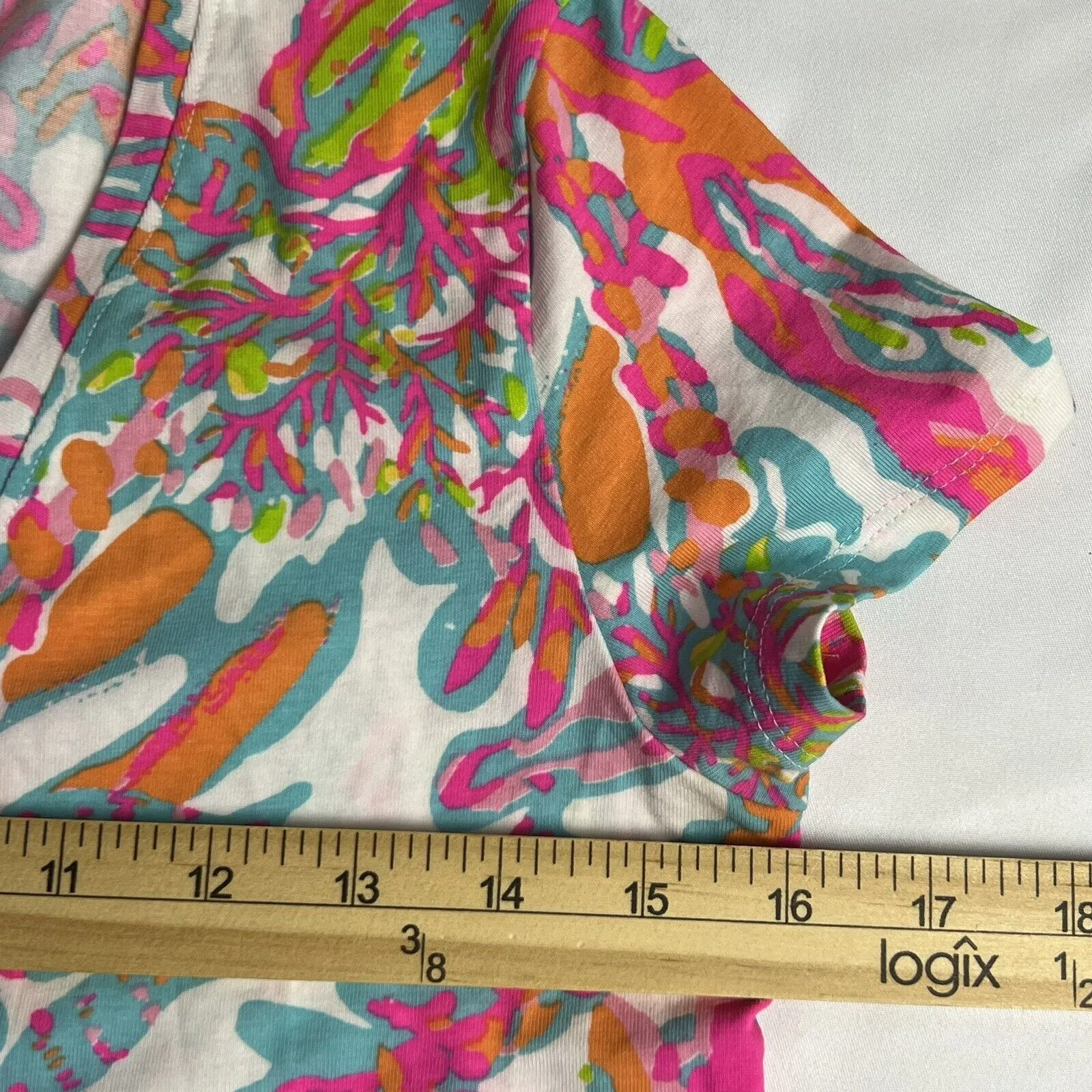Lilly Pulitzer Vibrant Fish & Coral Design Stretchy V‎ Neck Shirt Size XS - Image 7
